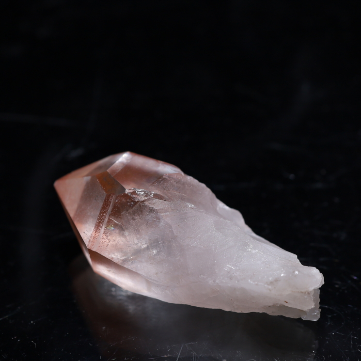 レムリアンシード水晶クラスター　干渉された日本式双晶　透明度高く美しい レムリアンシード水晶クラスター 干渉された日本式双晶 透明度高く